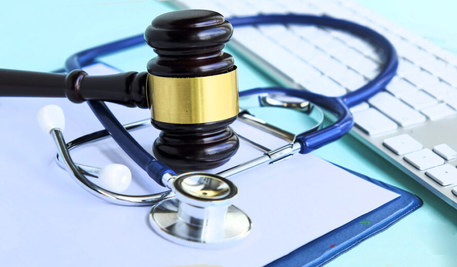 wrongful death lawyer San Fernando Valley, CA - Gavel and stethoscope. medical jurisprudence. legal definition of medical malpractice. attorney. common errors doctors, nurses and hospitals make.
